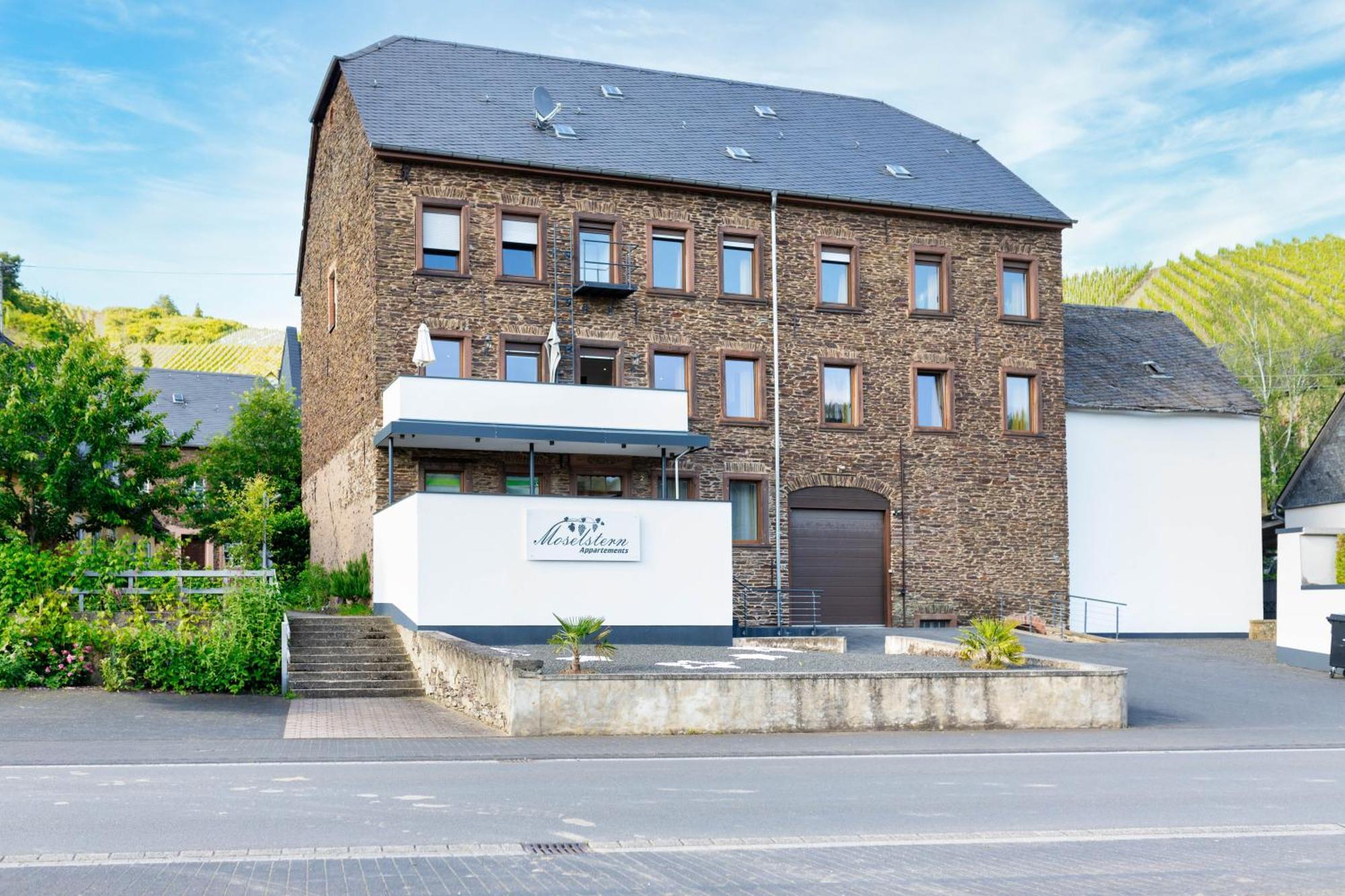 Vonmos Moselblick Apartments Kinheim Εξωτερικό φωτογραφία